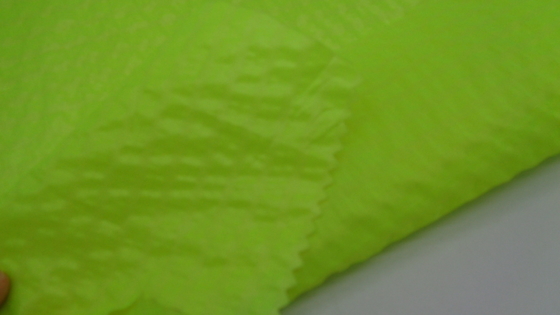 Wrinkled Bubble Lattice Ripstop Woven Twill Jacket Fabric 37G 50% Polyester 50% Nylon